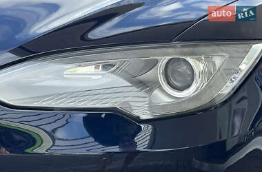 Лифтбек Tesla Model S 2014 в 