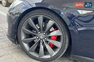 Лифтбек Tesla Model S 2014 в 