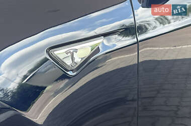 Лифтбек Tesla Model S 2014 в 