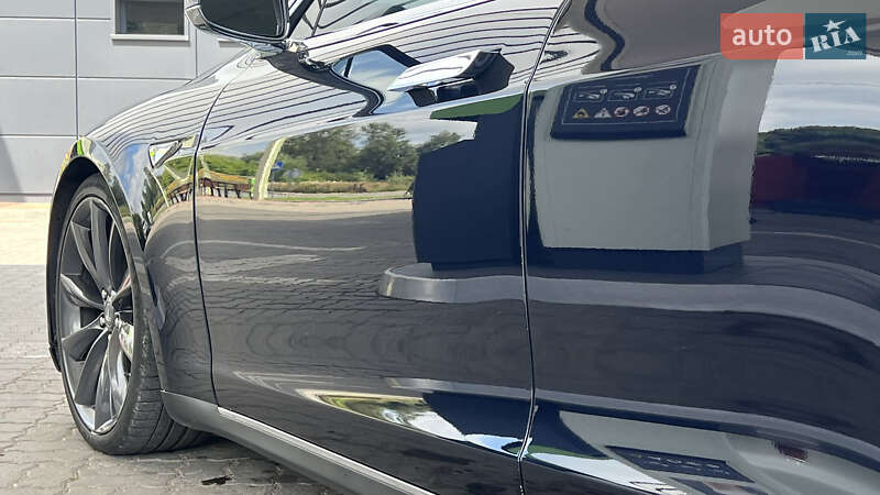 Лифтбек Tesla Model S 2014 в Дрогобыче