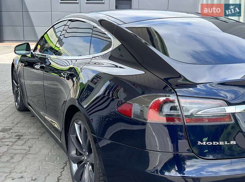 Лифтбек Tesla Model S 2014 в Дрогобыче