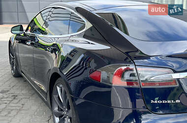 Лифтбек Tesla Model S 2014 в 