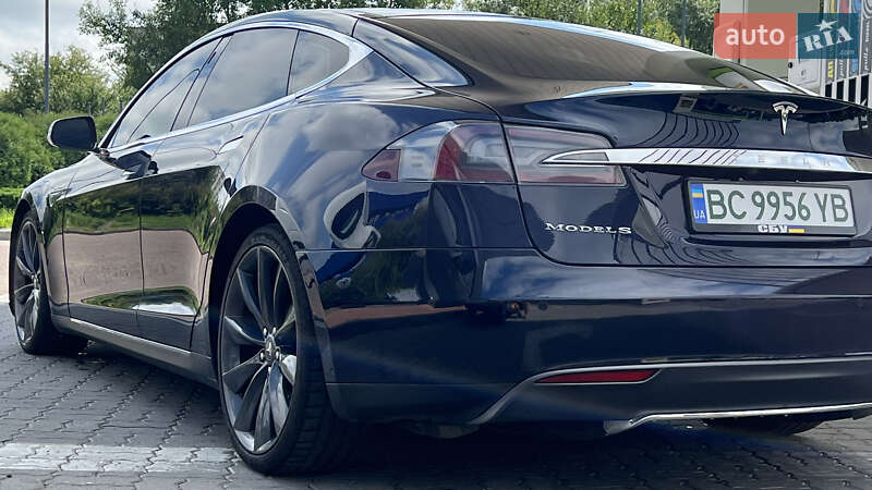 Лифтбек Tesla Model S 2014 в Дрогобыче