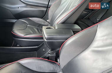 Лифтбек Tesla Model S 2014 в 