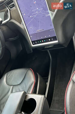 Лифтбек Tesla Model S 2014 в 