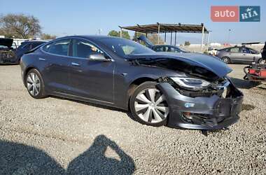 Лифтбек Tesla Model S 2021 в Сарнах