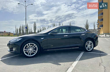 Лифтбек Tesla Model S 2014 в 