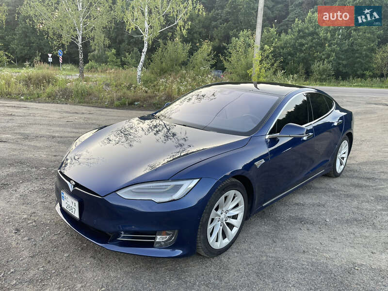 Tesla Model S 2016
