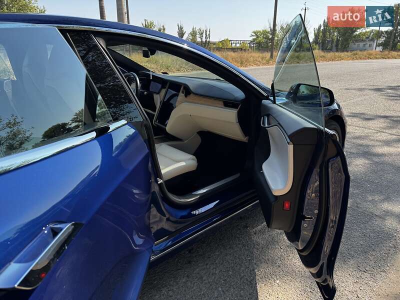 Лифтбек Tesla Model S 2020 в Белгороде-Днестровском