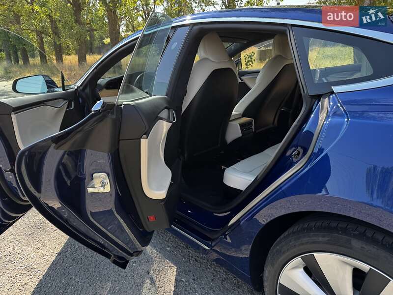 Лифтбек Tesla Model S 2020 в Белгороде-Днестровском