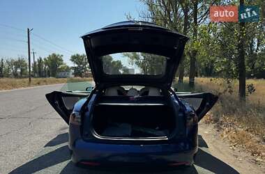 Лифтбек Tesla Model S 2020 в 