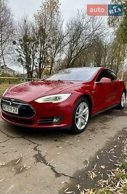 Лифтбек Tesla Model S 2015 в 