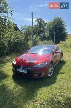 Лифтбек Tesla Model S 2015 в 