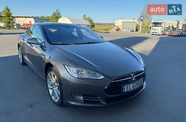 Лифтбек Tesla Model S 2015 в 