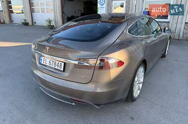 Лифтбек Tesla Model S 2015 в 