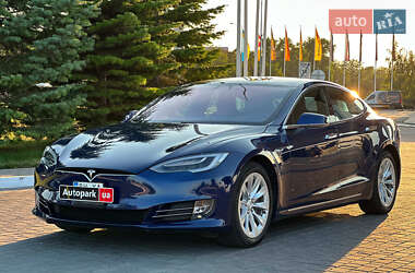 Ліфтбек Tesla Model S 2019 в Одесі