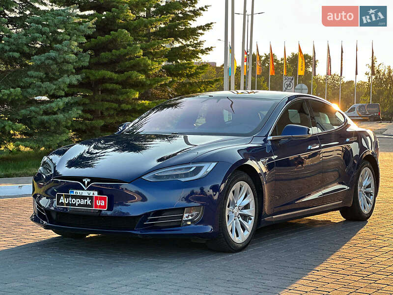 Tesla Model S 2019