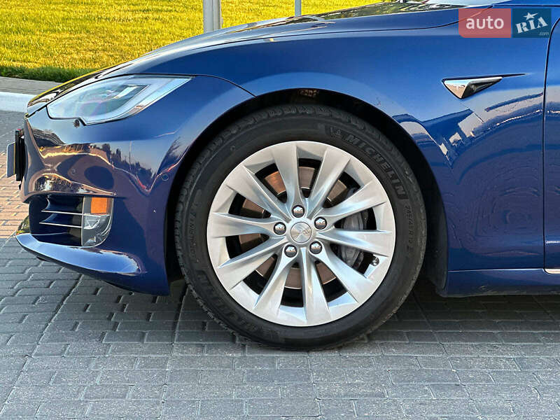 Лифтбек Tesla Model S 2019 в Одессе
