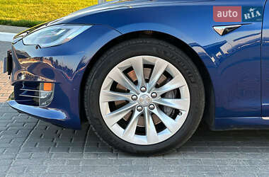 Лифтбек Tesla Model S 2019 в 