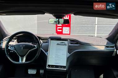 Лифтбек Tesla Model S 2015 в 