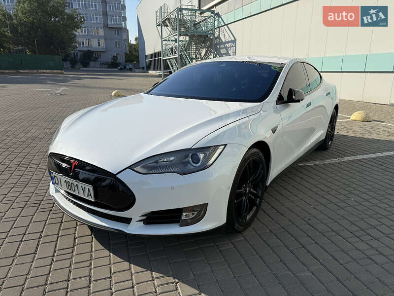 Ліфтбек Tesla Model S 2015 в Одесі