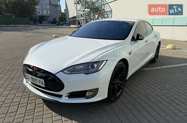 Лифтбек Tesla Model S 2015 в 
