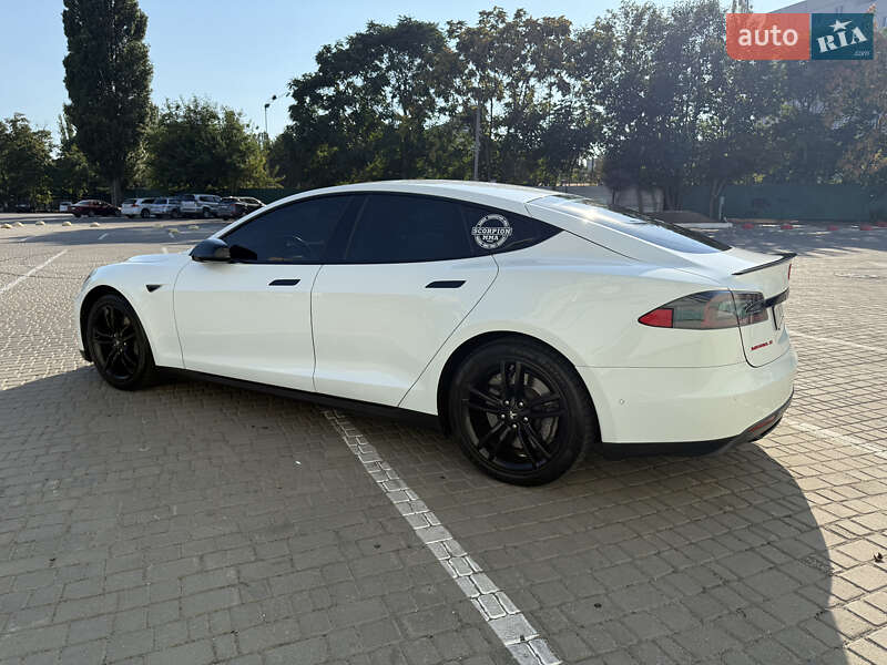 Ліфтбек Tesla Model S 2015 в Одесі