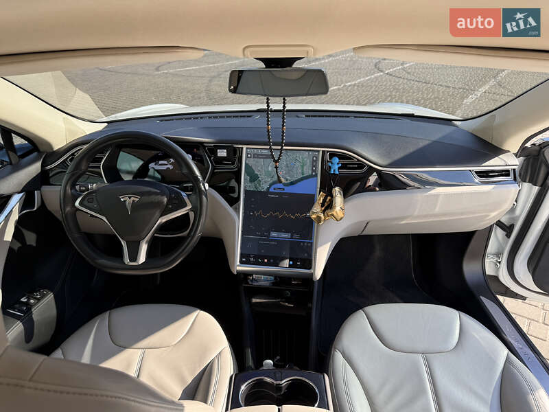 Ліфтбек Tesla Model S 2015 в Одесі