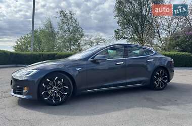 Лифтбек Tesla Model S 2016 в Каменском