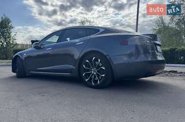 Лифтбек Tesla Model S 2016 в Каменском