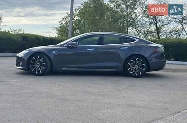 Лифтбек Tesla Model S 2016 в Каменском