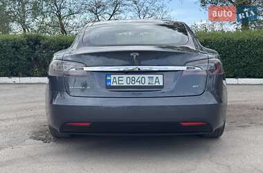 Лифтбек Tesla Model S 2016 в Каменском