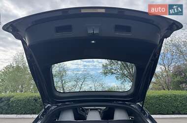 Лифтбек Tesla Model S 2016 в Каменском