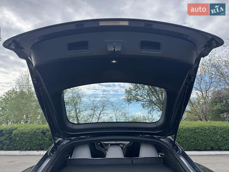 Ліфтбек Tesla Model S 2016 в Кам'янському фото 29 Ліфтбек Tesla Model S 2016 в Кам'янському