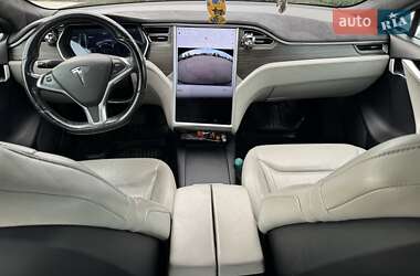 Лифтбек Tesla Model S 2016 в Каменском