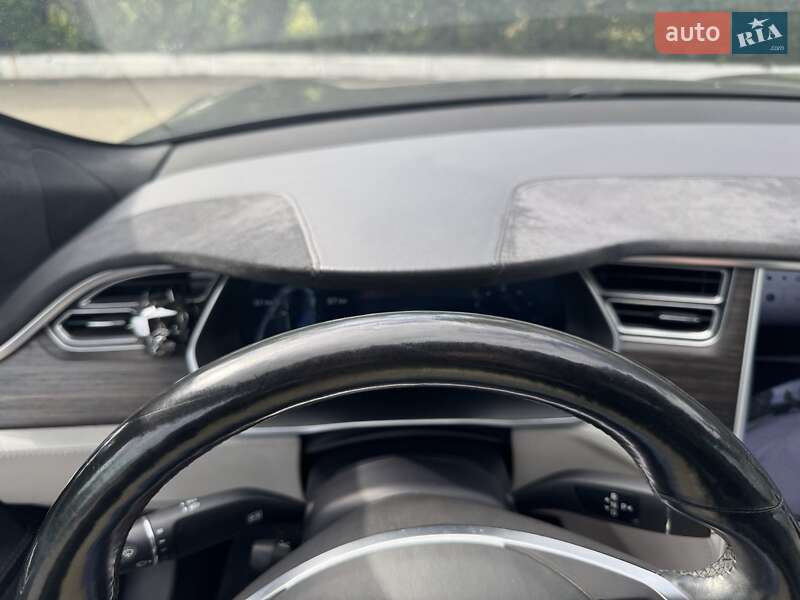Ліфтбек Tesla Model S 2016 в Кам'янському фото 35 Ліфтбек Tesla Model S 2016 в Кам'янському
