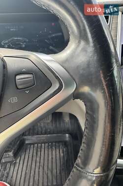 Лифтбек Tesla Model S 2016 в Каменском