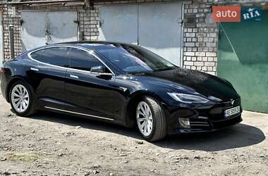 Tesla Model S 2016
