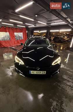 Лифтбек Tesla Model S 2016 в 