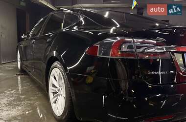 Лифтбек Tesla Model S 2016 в 