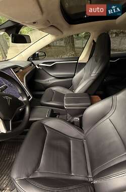 Лифтбек Tesla Model S 2016 в 