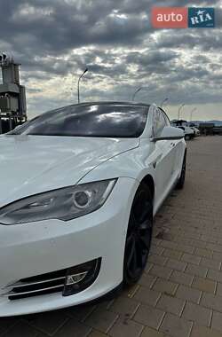 Лифтбек Tesla Model S 2014 в 
