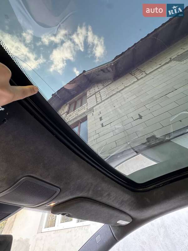 Лифтбек Tesla Model S 2014 в Иршаве