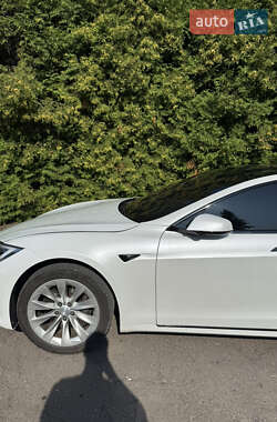 Лифтбек Tesla Model S 2018 в 