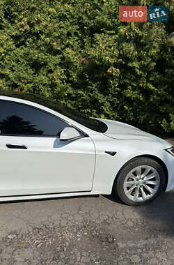 Лифтбек Tesla Model S 2018 в 