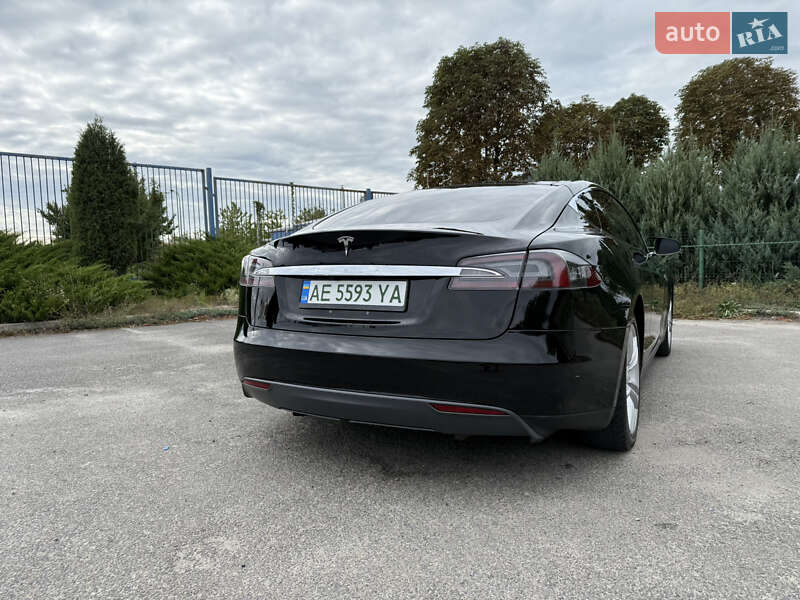Ліфтбек Tesla Model S 2013 в Дніпрі