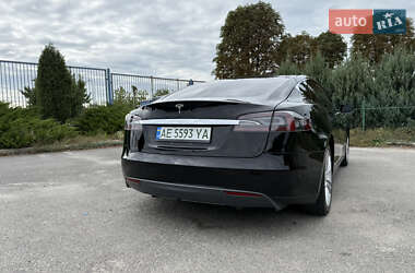 Лифтбек Tesla Model S 2013 в 