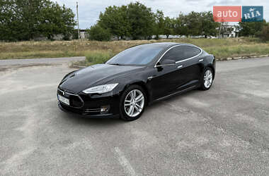Лифтбек Tesla Model S 2013 в 
