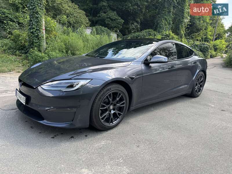 Tesla Model S 2021