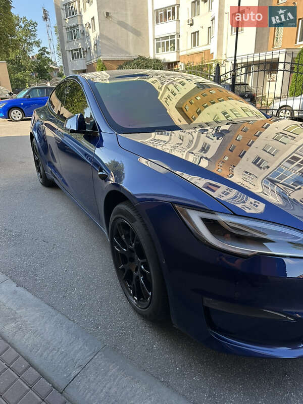 Tesla Model S 2021